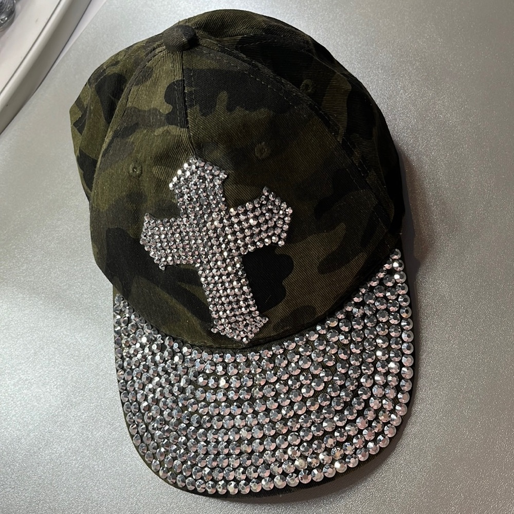 Boutique Womens Bling cross Camo baseball cap 🧢